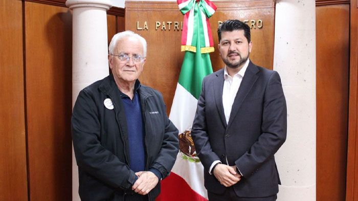 Alcalde y director de Pensiones de reúnen para fortalecer atención medica