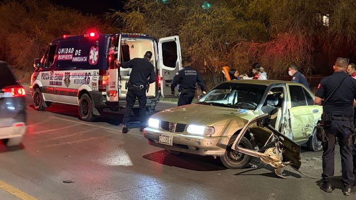 Policía estatal ebria choca contra tráiler en la carretera Chihuahua–Aldama