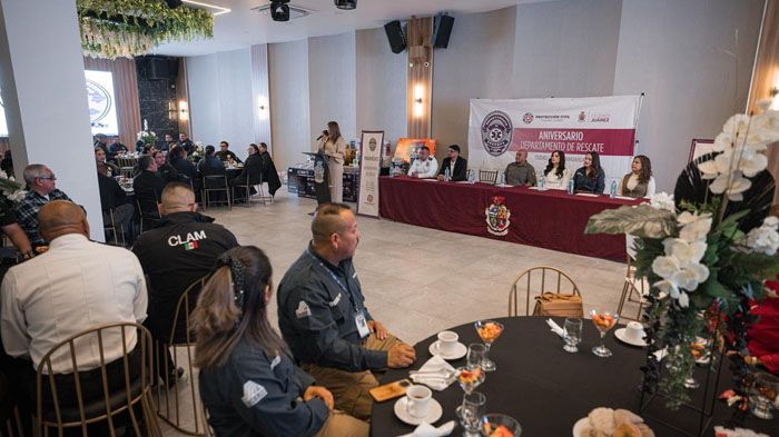 Celebran el 49 aniversario de Rescate Municipal con reconocimientos
