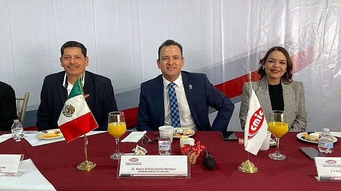 Se reúne alcalde Marco Bonilla con titular de la CMIC, Juan Carlos Montaño